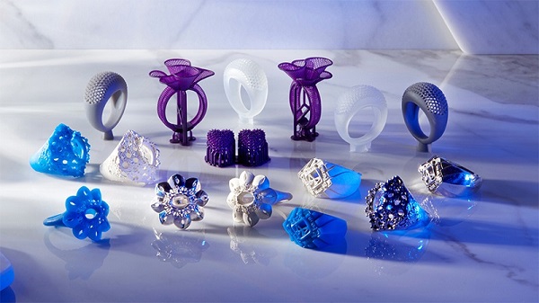 Application of resin in jewelry making